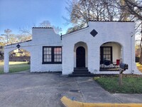 Building Photo - 1613 11th St