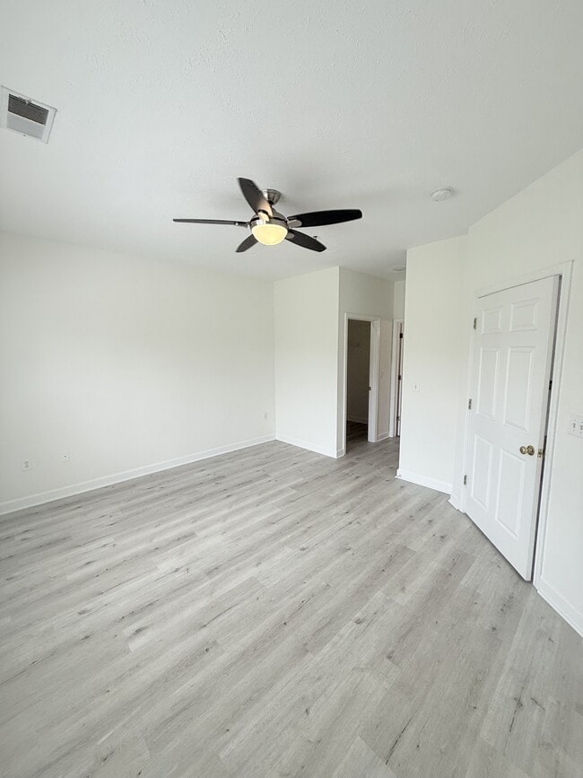 Building Photo - 129 Ashley Park Dr