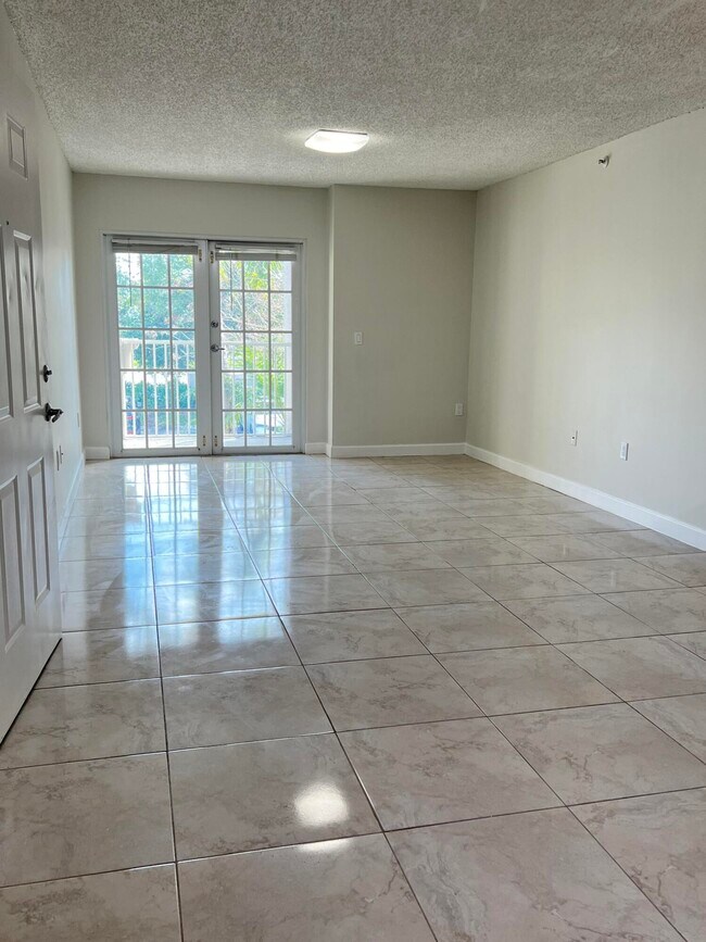 Building Photo - 5001 Wiles Rd