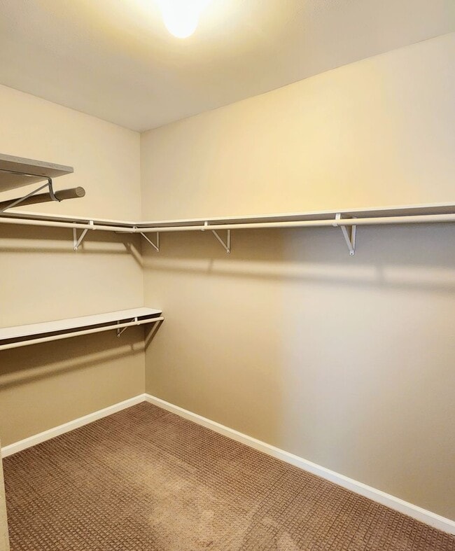 Building Photo - Beautiful, Updated 3 bedroom 2 bathroom home ready to welcome you HOME!