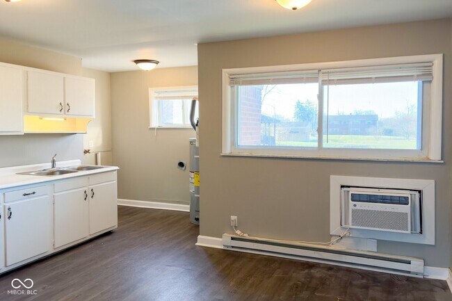 Building Photo - 5905 Devington Rd