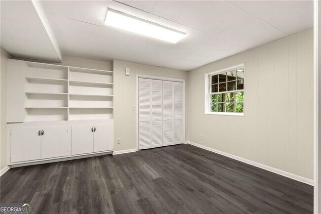 Building Photo - 229 Devonwood Dr