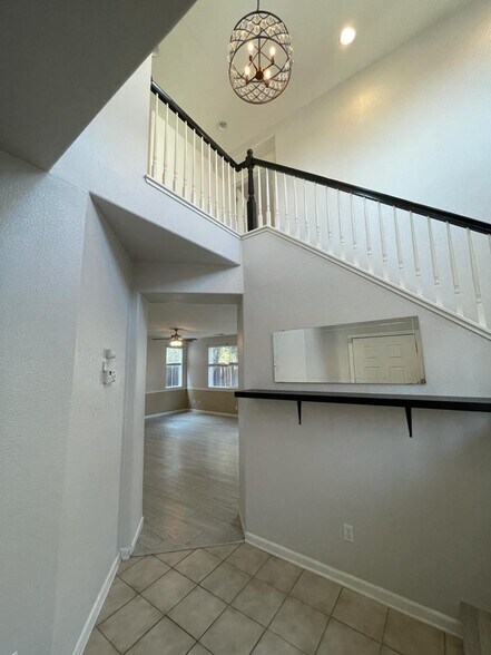 Building Photo - 21 Anjou Cir