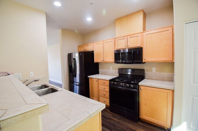 Building Photo - 10735 SW Canterbury Ln