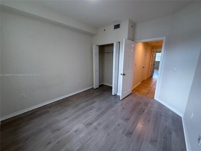 Building Photo - 10870 NW 88th Terrace