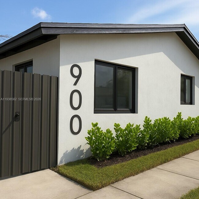 Building Photo - 900 NW 8th Ave