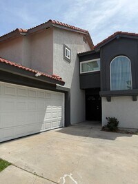 Building Photo - 1595 Sycamore Ln