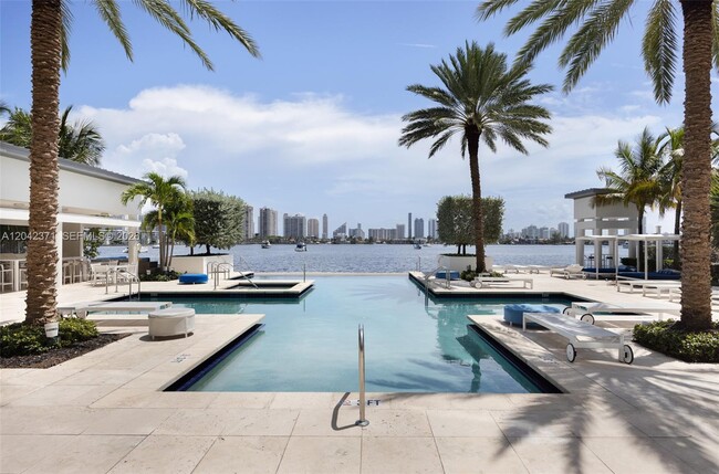 Building Photo - 17301 Biscayne Blvd