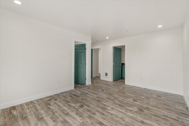 Building Photo - 750 7th St