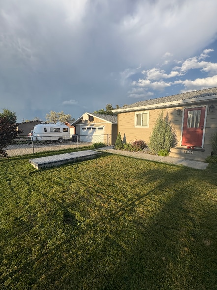Building Photo - 4447 Cougar Dr