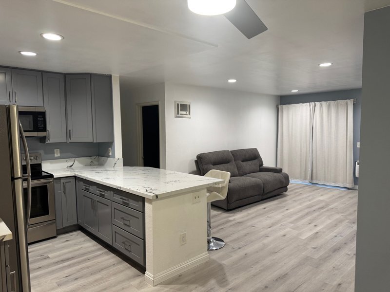 Building Photo - 12716 Lakeshore Dr