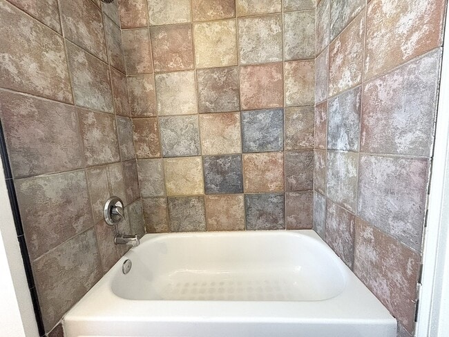 Building Photo - 517 E 500 S