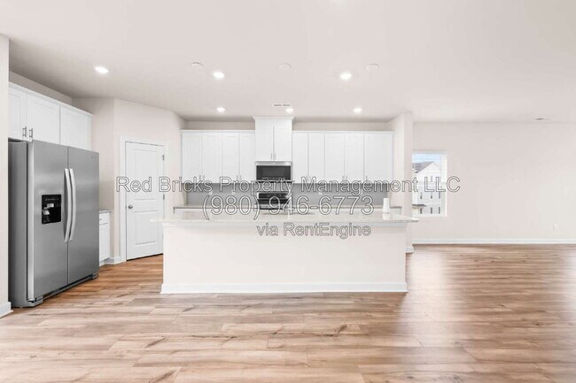 Building Photo - 7211 Bryce Ave