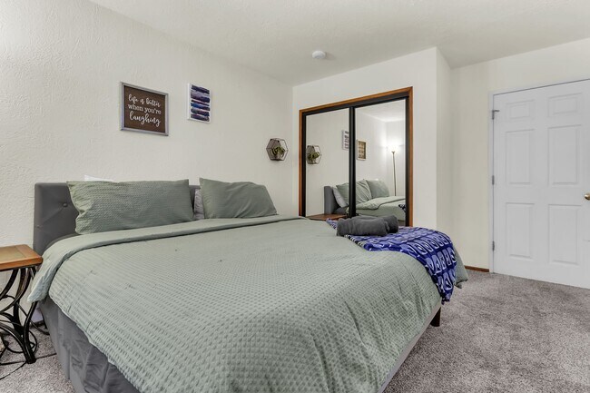 Building Photo - Available for $2,100/month unfurnished or $2,200/month furnished.