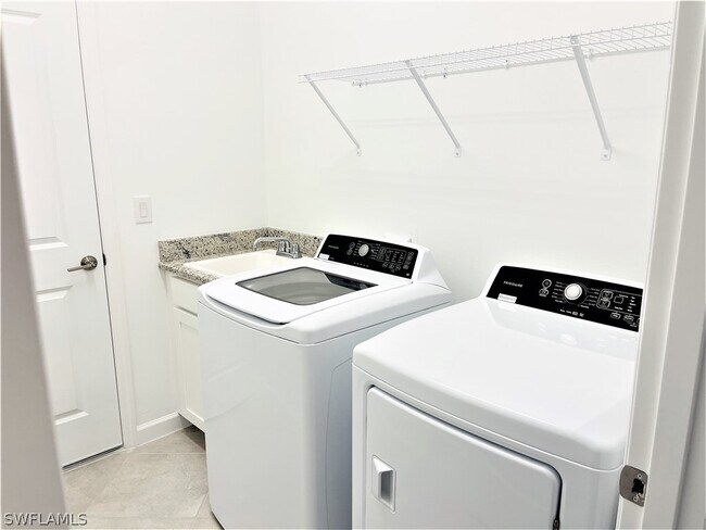 Building Photo - 11163 Canopy Loop