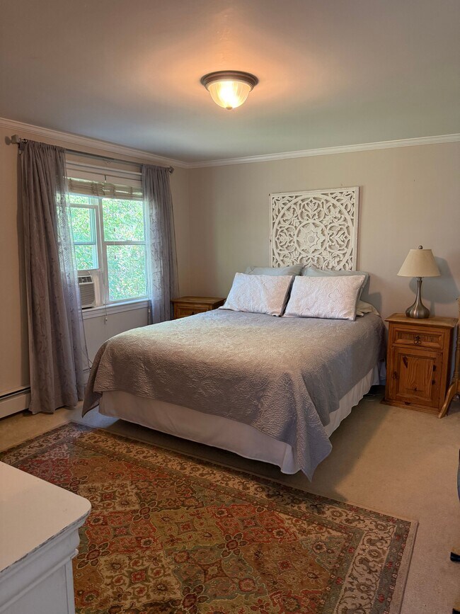 Building Photo - 19 Railroad St