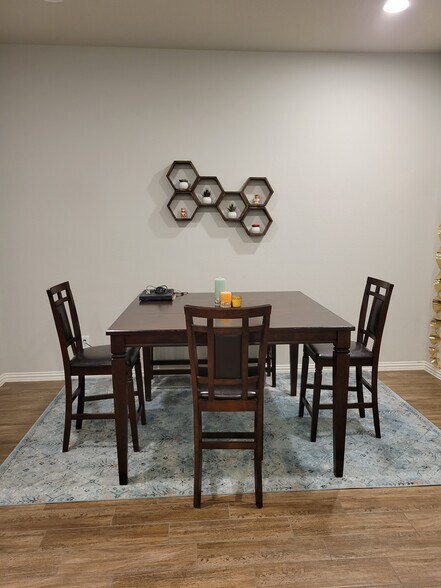 Dining Room - 136 Belford St