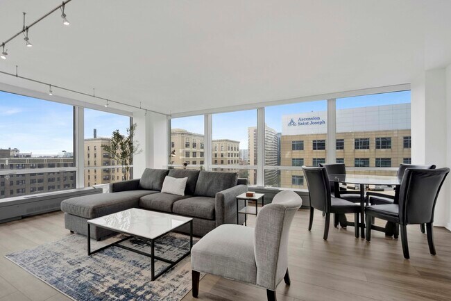 Building Photo - 340 W Diversey Pkwy