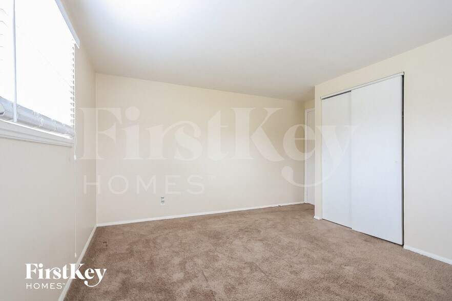 Building Photo - 660 Jefferson Ave