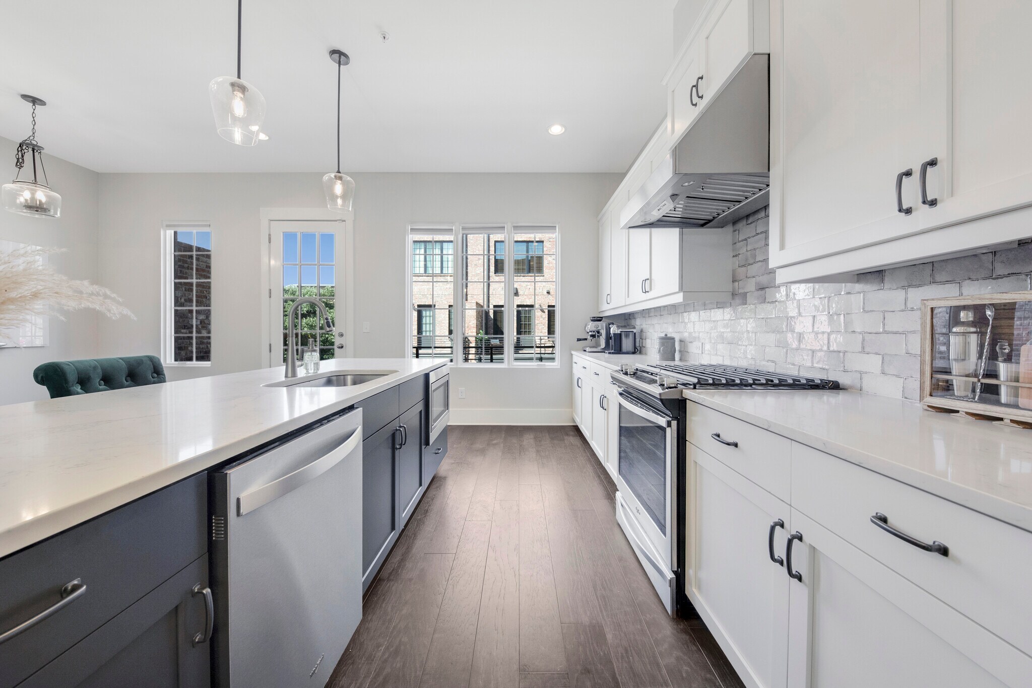 Building Photo - 265 Castleberry Station Dr SW