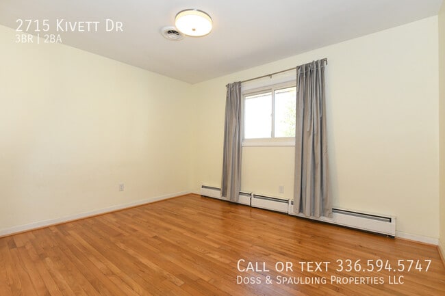 Building Photo - 2715 Kivett Dr