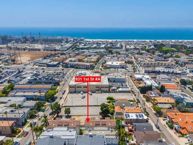 Building Photo - LUXURIOUS-CONTEMPORARY TOWNHOUSE W/ AMAZIN...