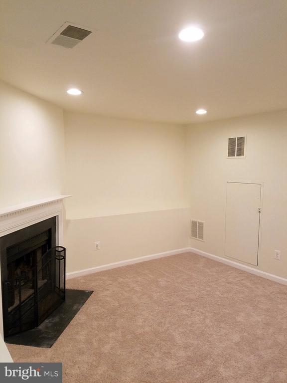 Building Photo - 14210 Autumn Cir