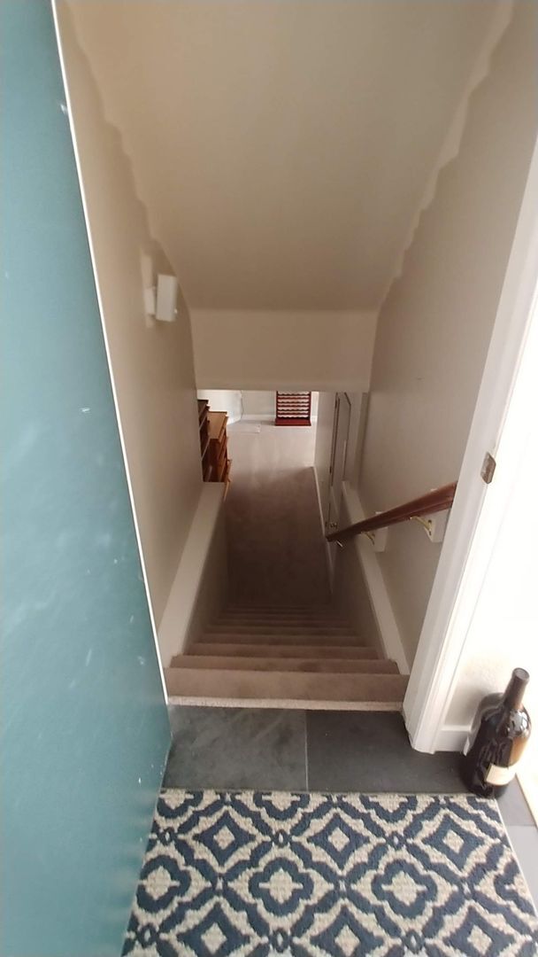 Building Photo - Beautiful 3 Bedroom Home Available in Sept...