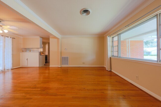 Building Photo - 4745 Warm Springs Rd