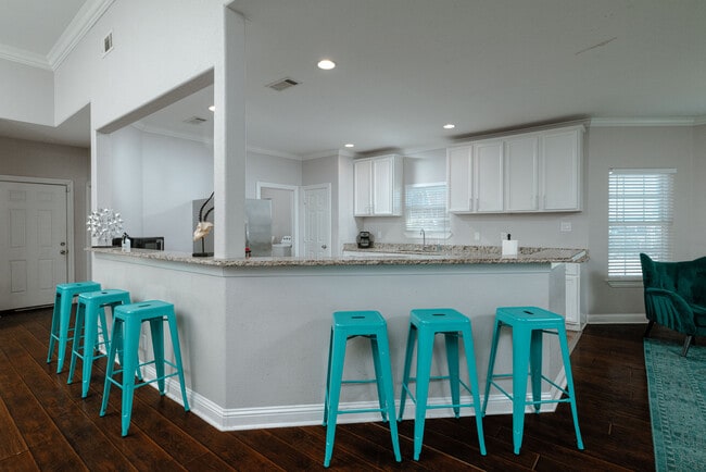 Building Photo - 3014 Falls Dr