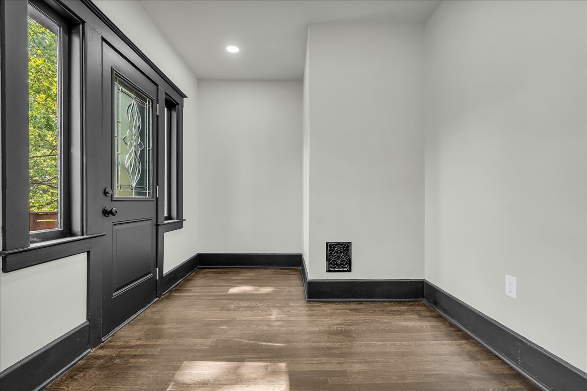 Building Photo - 5238 Commonwealth St