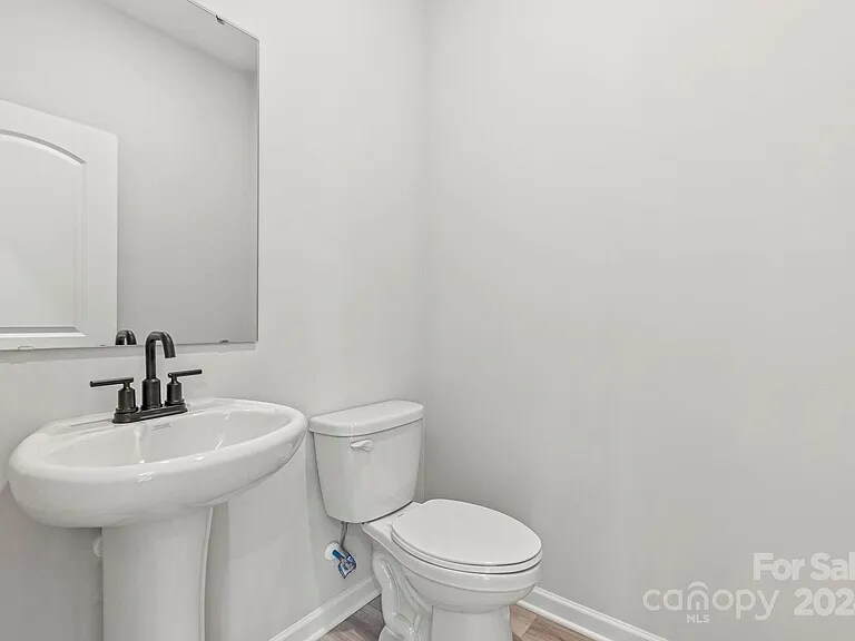 Building Photo - 7105 Brookview Ln