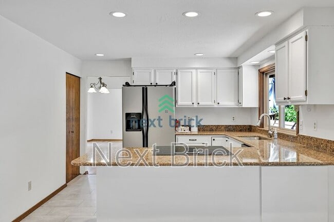 Building Photo - 21501 21st Ave W