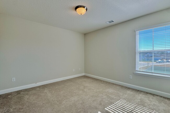 Building Photo - COMING EARLY FEBRUARY 2026! (One Pet Maximum)