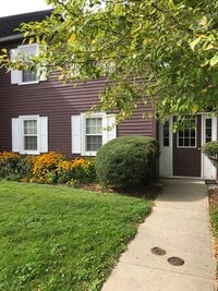 Building Photo - 135 N Twin Oaks Terrace