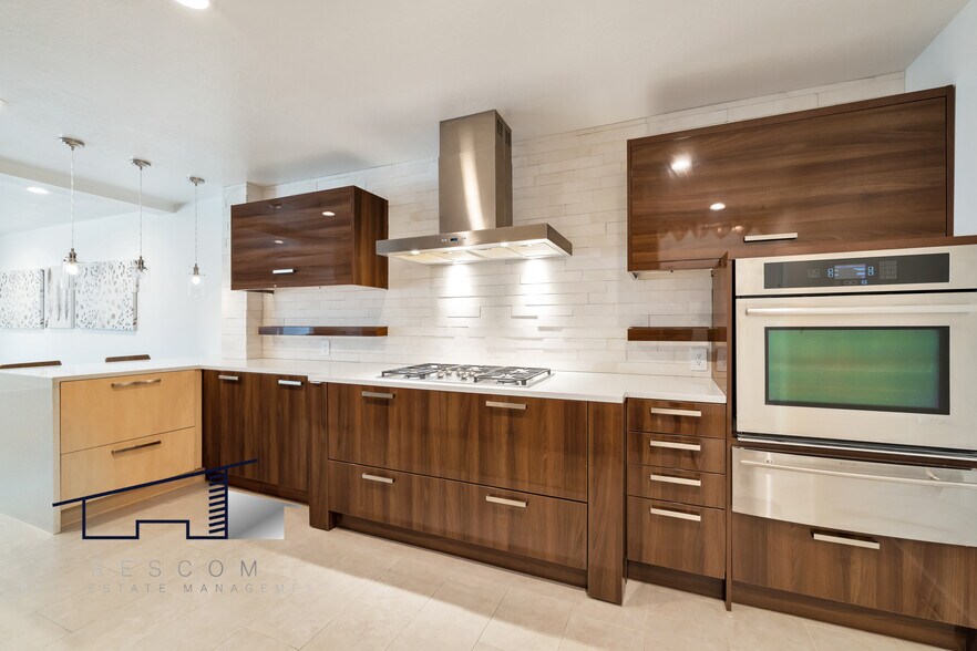 Building Photo - 5091 Ridgedale Dr