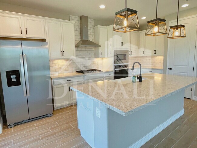 Building Photo - 13648 N 144th Dr