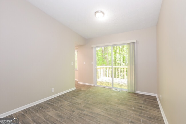 Building Photo - 1576 Ember Cir SW