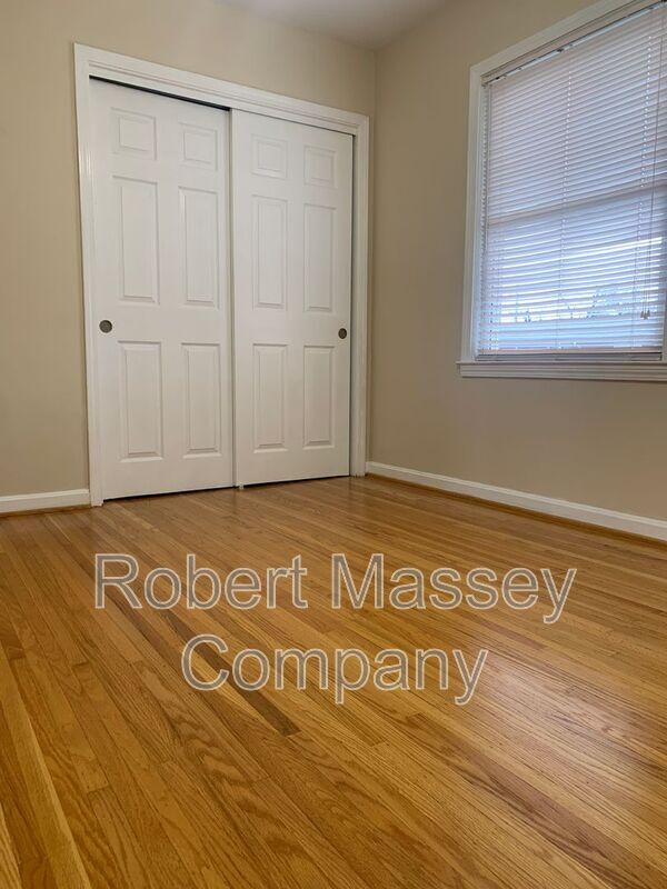 Building Photo - 2904 Abigail Dr