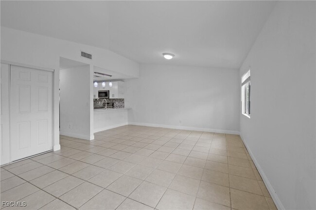 Building Photo - 6322 Royal Woods Dr