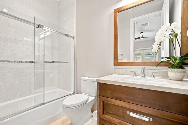 Building Photo - 7541 SW 56th Ct