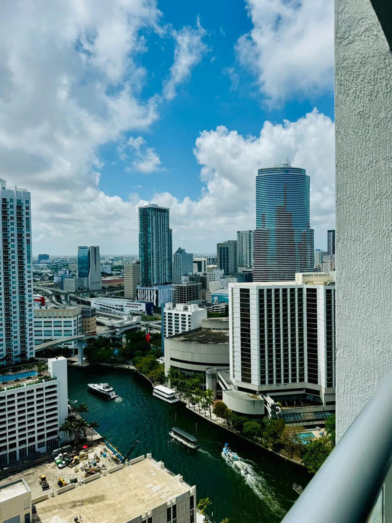 Building Photo - 609 Brickell Ave