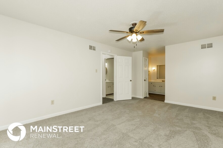 Building Photo - 8018 Cross Village Dr