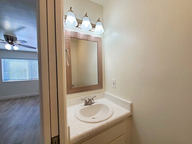 Building Photo - Orchard Villa Townhomes