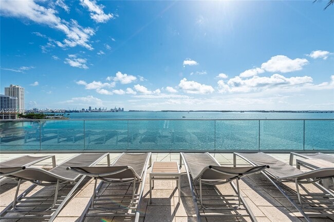 Building Photo - 1155 Brickell Bay Dr