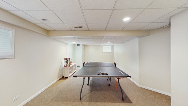 Building Photo - 7111 Saddle Oaks Dr