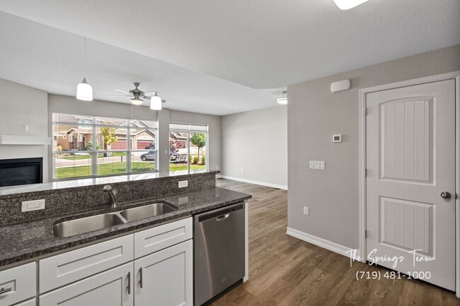 Building Photo - LUXURY 3BR TOWNHOME IN THE VILLAS AT NORTH...