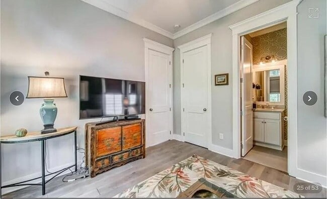 Building Photo - 830 Grove Bnd