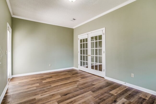 Building Photo - Great Home in the Tiger Point community of Champions Green!