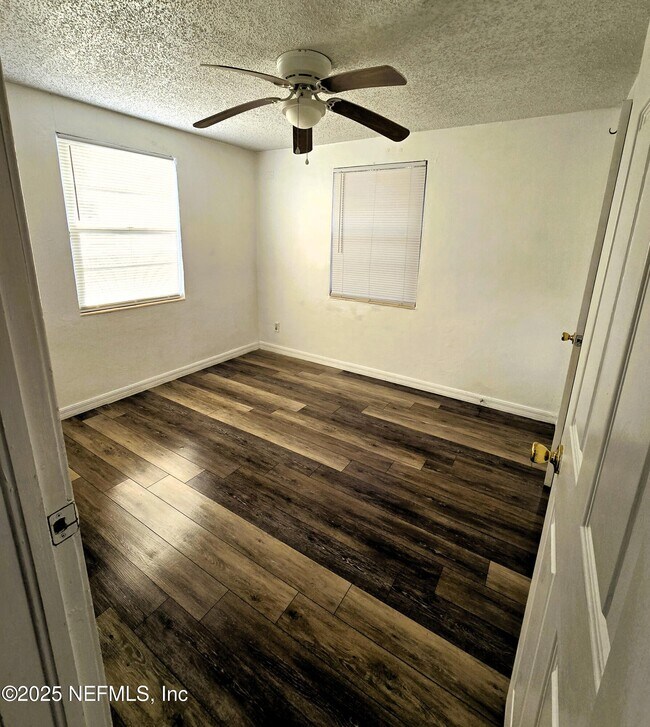 Building Photo - 9142 4th Ave